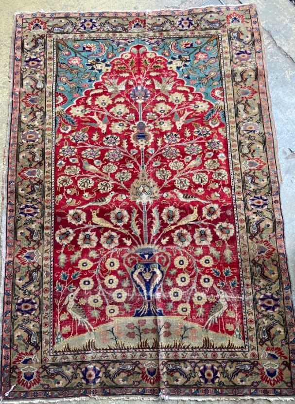 A Turkish rug, 174 x 122cm